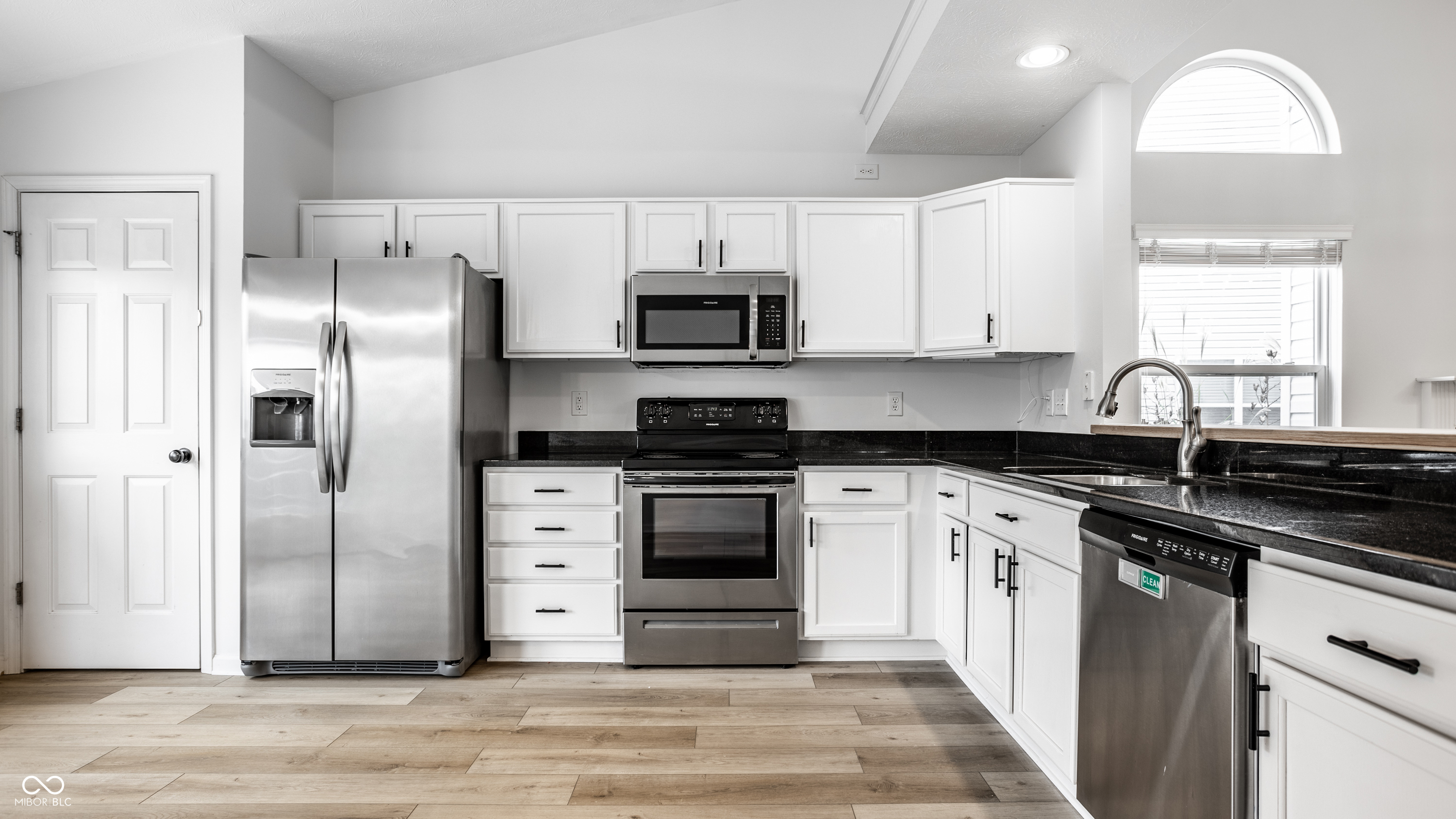 12270 Split Granite Drive Fishers, IN 46037 - Photo 13 of 33