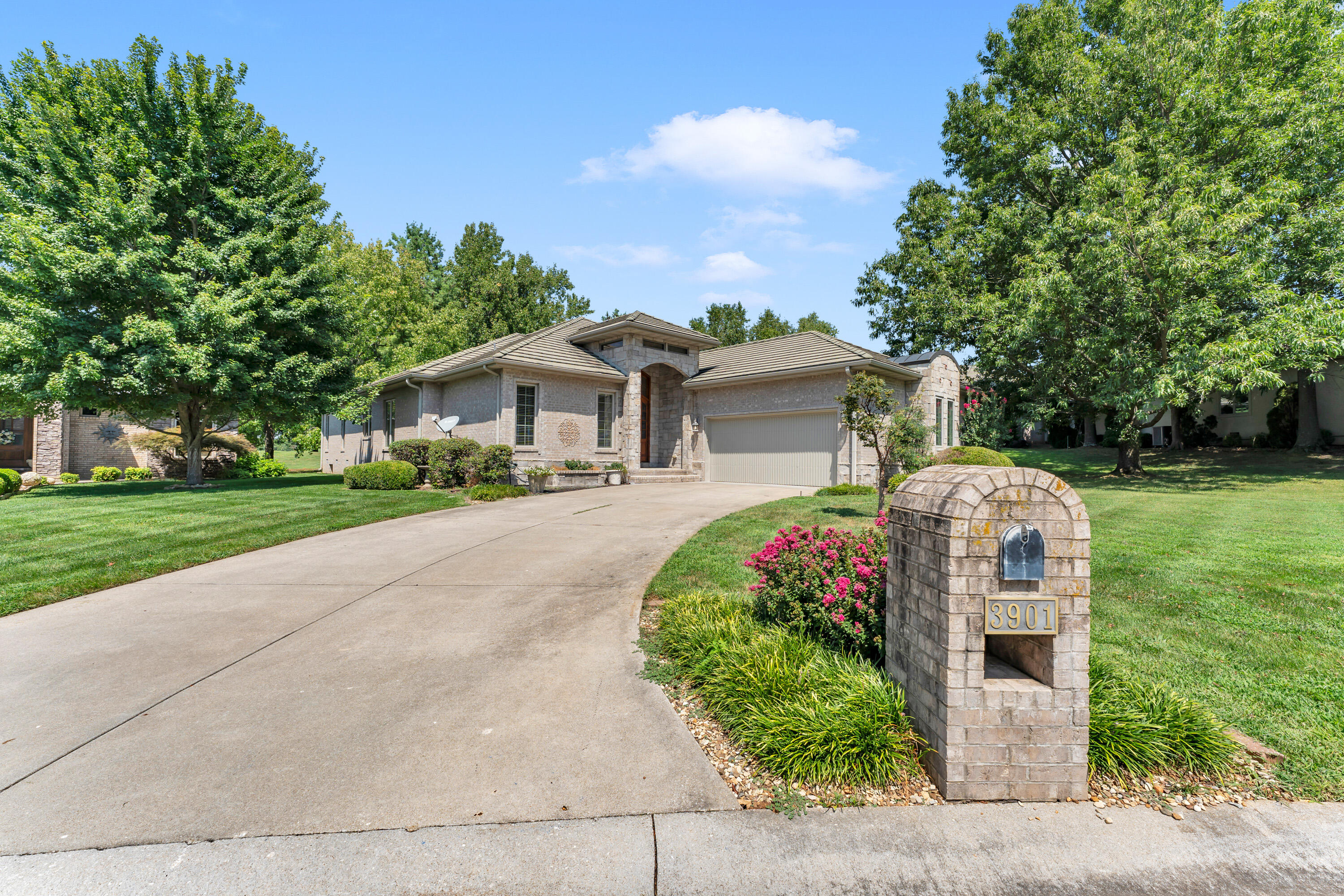 3901 East Villa Way Springfield, MO 65809 - Photo 1 of 58 VillaWay-1-1