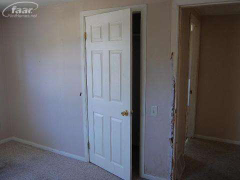 4106 Risedorph Street Burton, MI 48509 - Photo 15 of 19 20131454-14.JPG