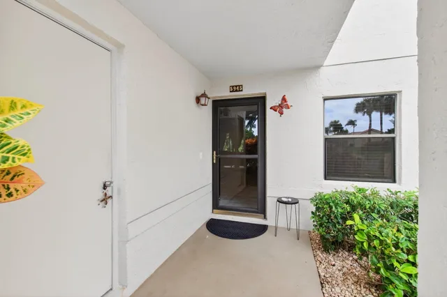 a view of elevator with hallway