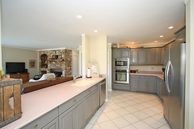 915 Farm Quarter Road Mount Pleasant, SC 29464 - Photo 13 of 34 Kitchen