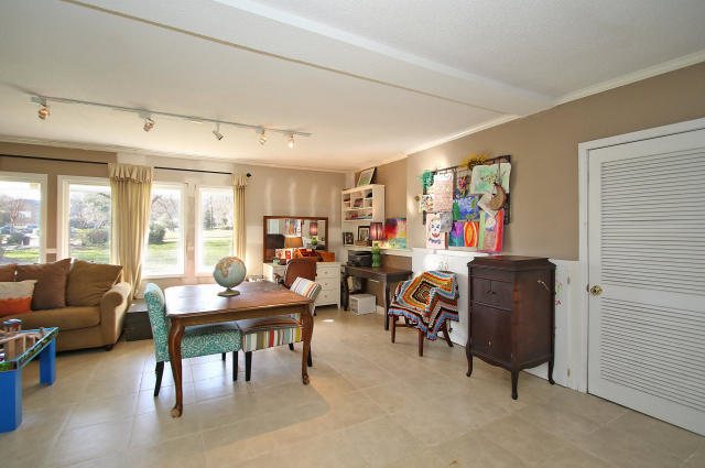 915 Farm Quarter Road Mount Pleasant, SC 29464 - Photo 23 of 34 Play room