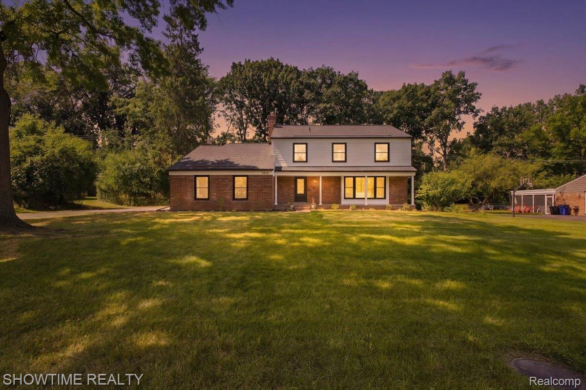 4348 Covered Bridge Road Bloomfield Hills, MI 48302 - Photo 3 of 35 Front of Home