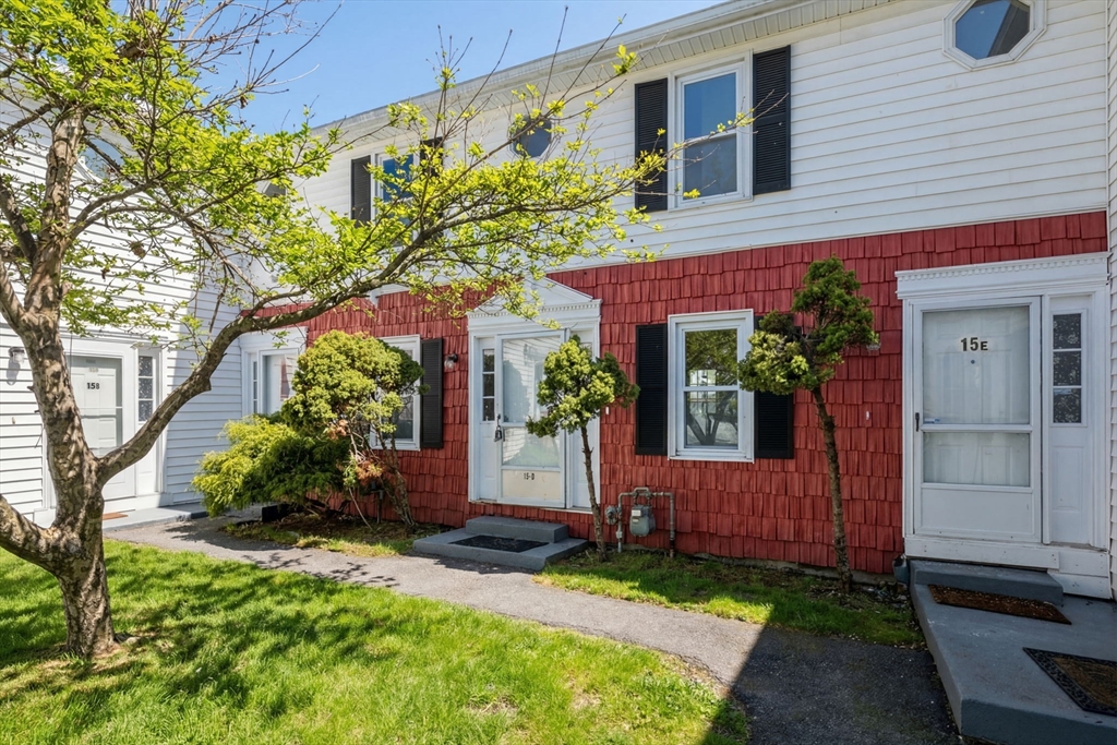 15 Crescent Street, Unit D Lawrence, MA 01841 - Photo 1 of 27