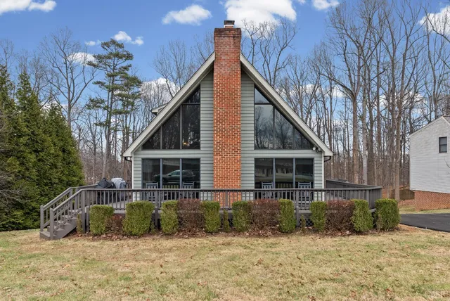 $379,900 | 304 Cambridge Drive, Lynchburg, VA 24503