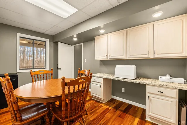 $379,900 | 304 Cambridge Drive, Lynchburg, VA 24503