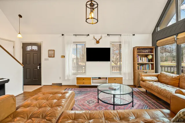 $379,900 | 304 Cambridge Drive, Lynchburg, VA 24503