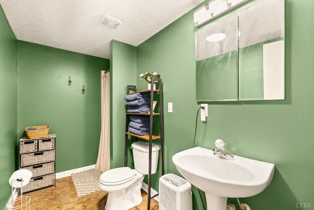 $379,900 | 304 Cambridge Drive, Lynchburg, VA 24503