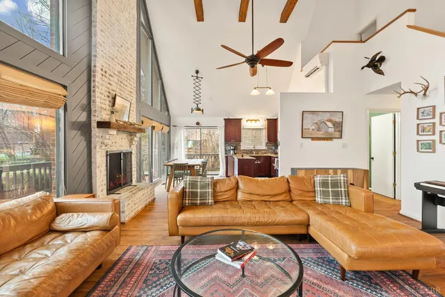 $379,900 | 304 Cambridge Drive, Lynchburg, VA 24503