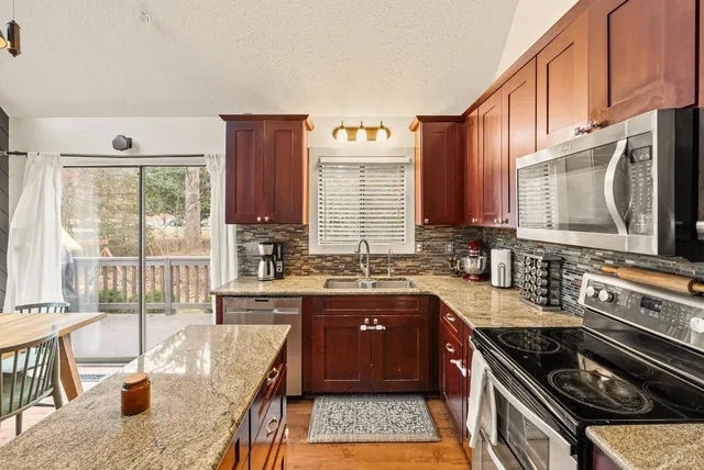 $379,900 | 304 Cambridge Drive, Lynchburg, VA 24503