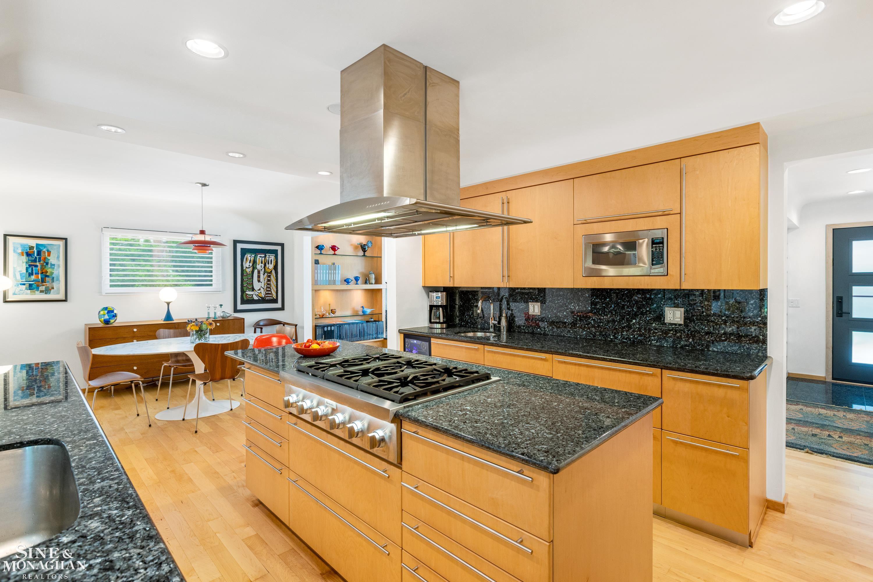 73 Hampton Road Grosse Pointe, MI 48236 - Photo 14 of 48 50120168-13.JPG