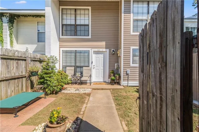 $199,500 | 623 Woodyard Drive, Unit 2, Natchitoches, LA 71457