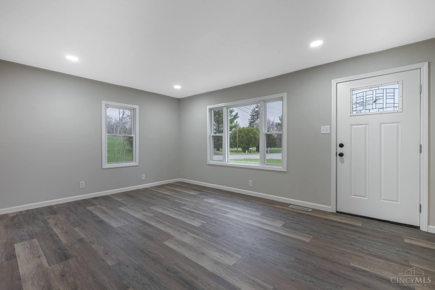 8469 Corlee Road Middletown, OH 45042 - Photo 3 of 17 Gallery Image 3