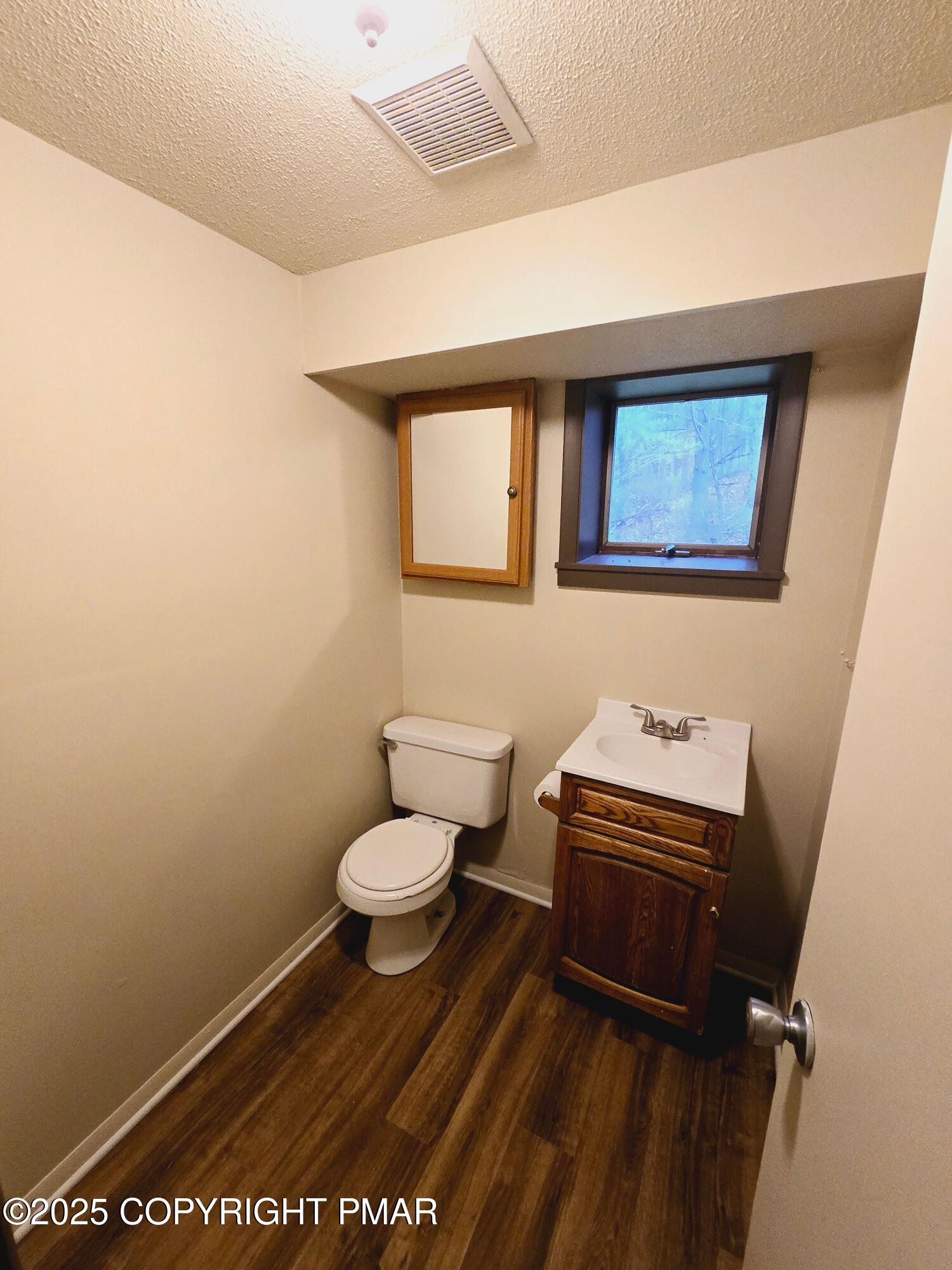 2535 Route 390 Canadensis Pa Canadensis, PA 18325 - Photo 6 of 11 original