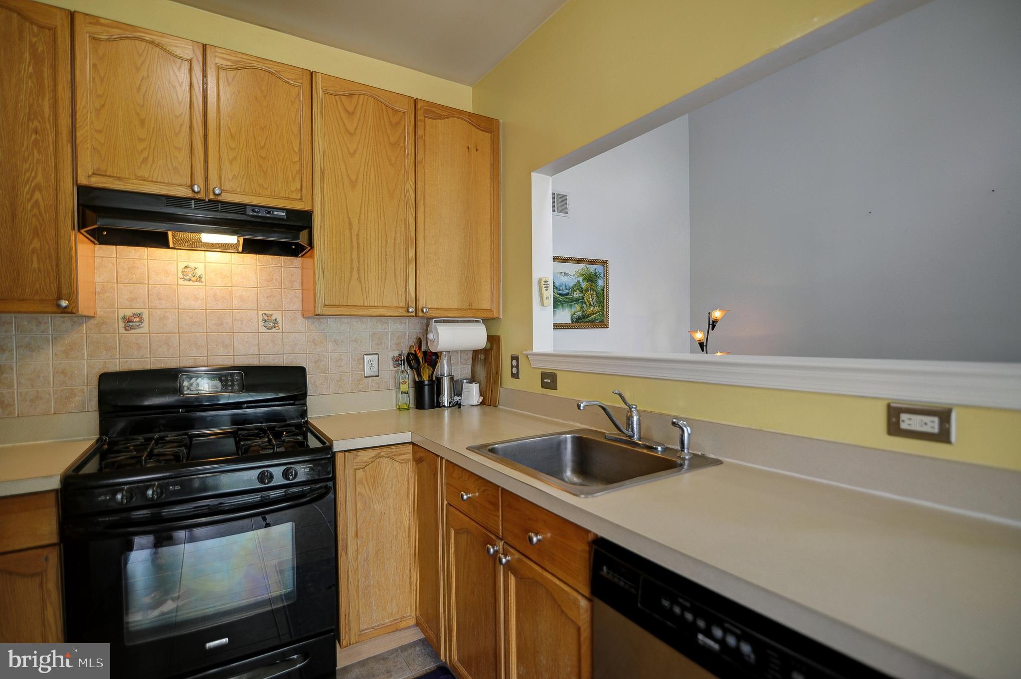 30 Windingbrook Road Bordentown, NJ 08505 - Photo 14 of 31 Kitchen
