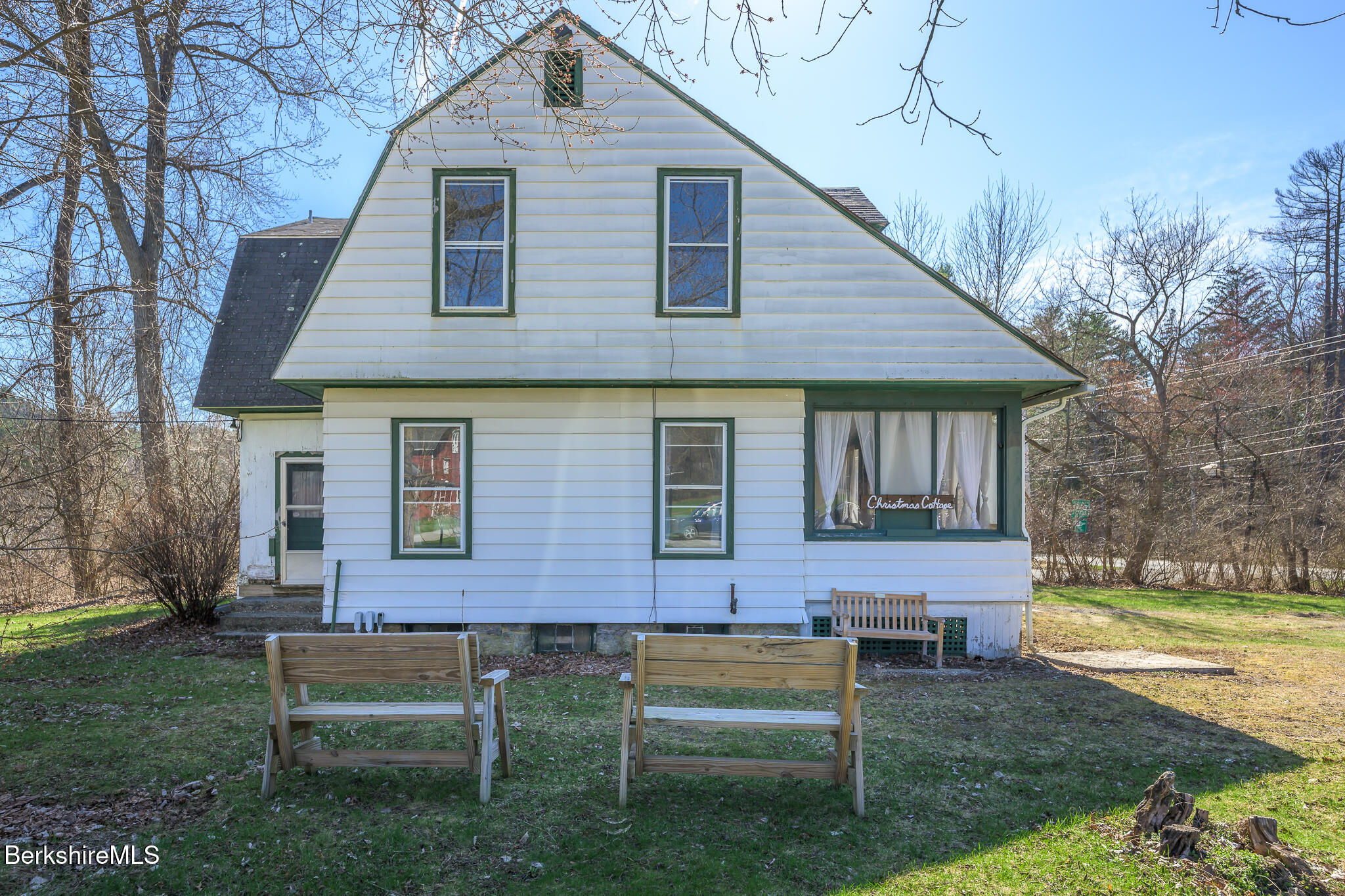 6 East Street Stockbridge, MA 01262 - Photo 21 of 23 a front view of a house with a garden