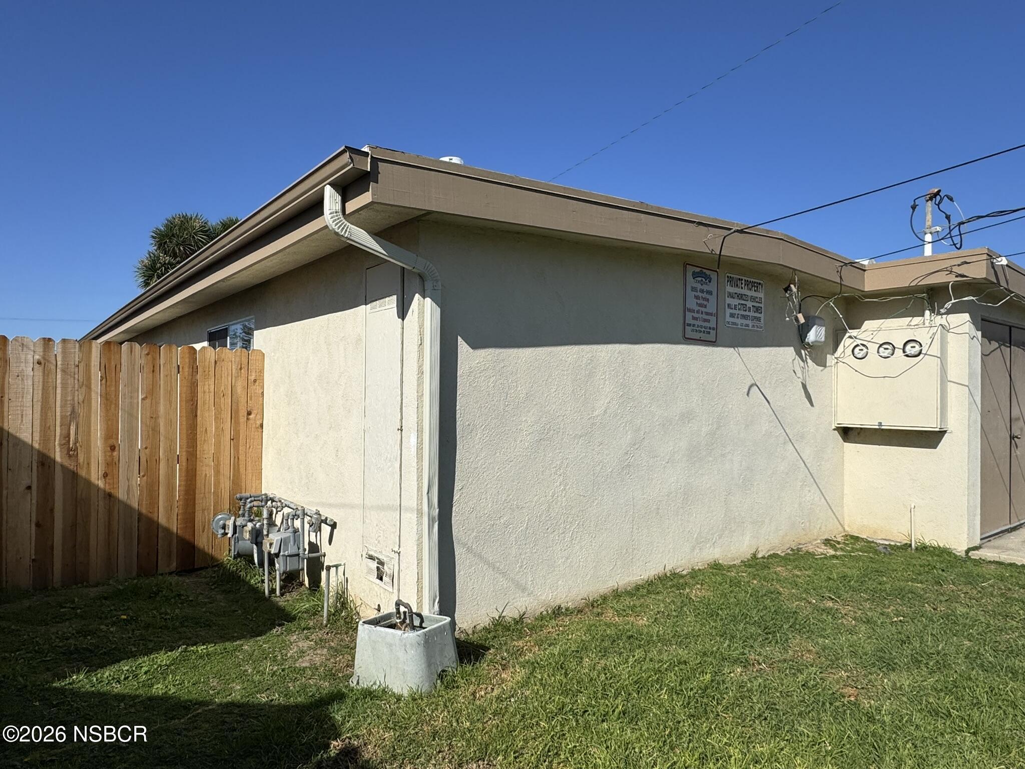 622 North B Street Lompoc, CA 93436 - Photo 4 of 7 a view of a garage
