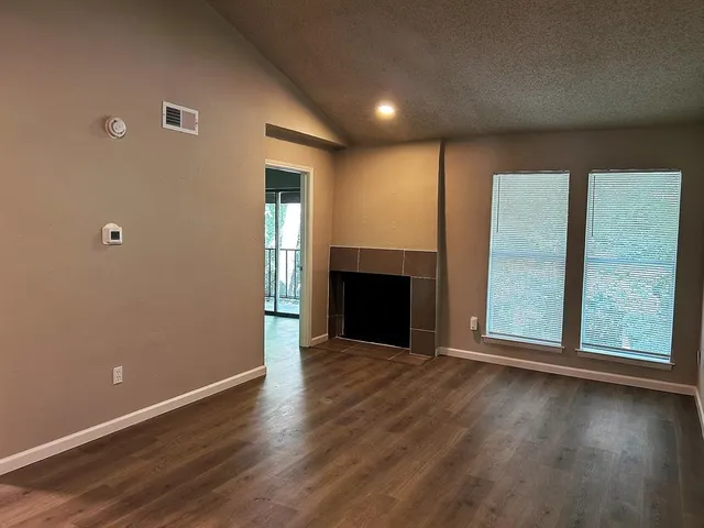 $900 | 6050 Melody Lane, Unit 352, Dallas, TX 75231