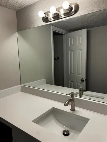 $900 | 6050 Melody Lane, Unit 352, Dallas, TX 75231