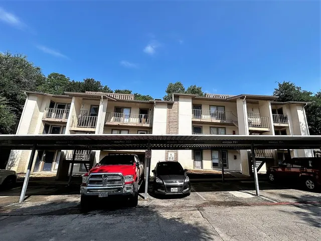 $900 | 6050 Melody Lane, Unit 352, Dallas, TX 75231