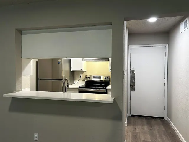 $900 | 6050 Melody Lane, Unit 352, Dallas, TX 75231