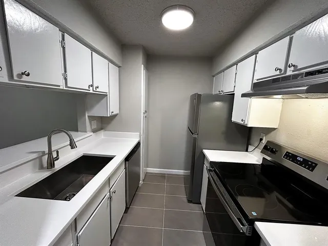 $900 | 6050 Melody Lane, Unit 352, Dallas, TX 75231