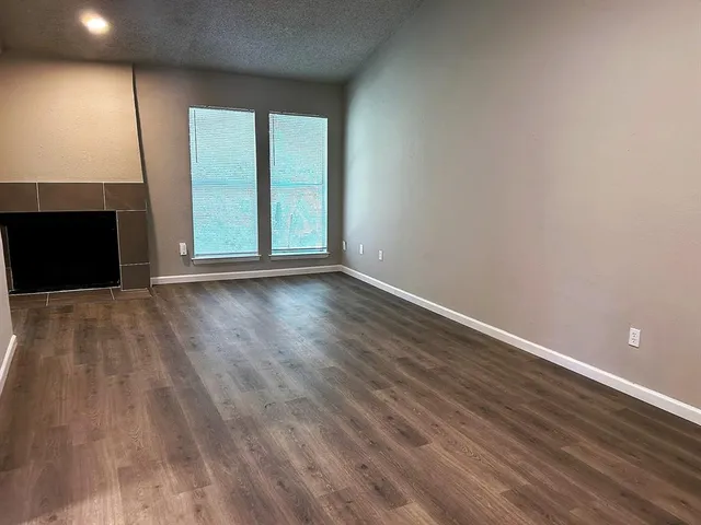 $900 | 6050 Melody Lane, Unit 352, Dallas, TX 75231