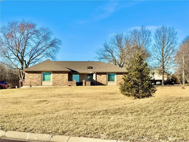 $649,500 | 10300 West 164th Street, Overland Park, KS 66221
