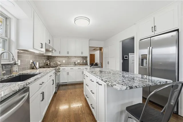 $649,500 | 10300 West 164th Street, Overland Park, KS 66221