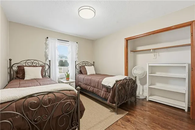 $649,500 | 10300 West 164th Street, Overland Park, KS 66221