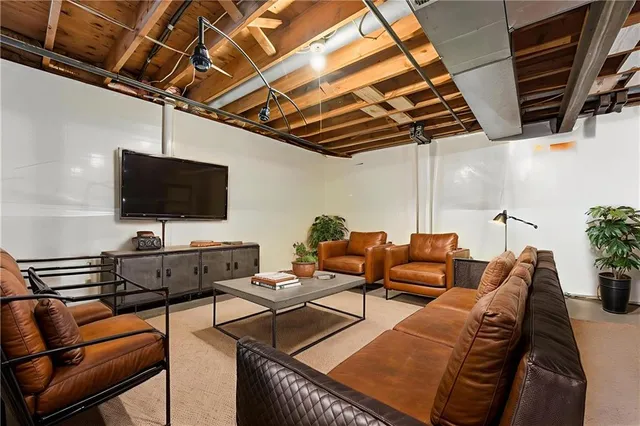 $649,500 | 10300 West 164th Street, Overland Park, KS 66221