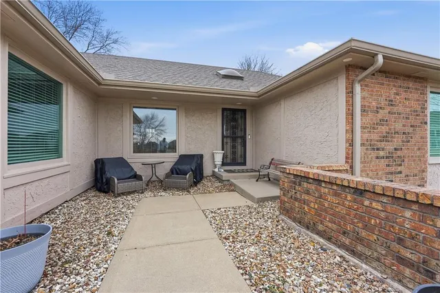 $649,500 | 10300 West 164th Street, Overland Park, KS 66221