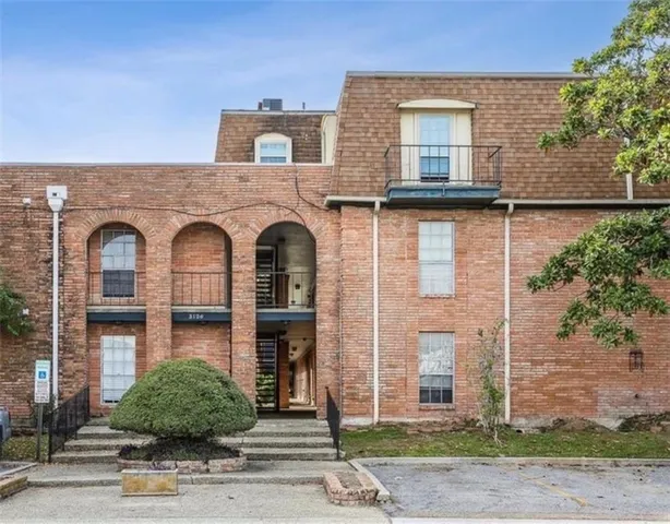 $1,050 | 3126 Edenborn Avenue, Unit 503, Metairie, LA 70002