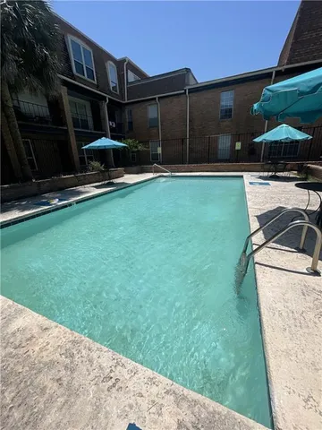 $1,050 | 3126 Edenborn Avenue, Unit 503, Metairie, LA 70002