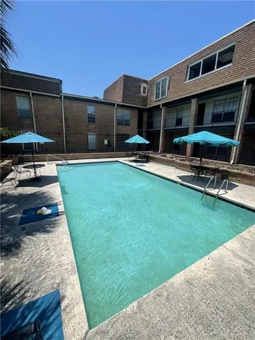 $1,050 | 3126 Edenborn Avenue, Unit 503, Metairie, LA 70002