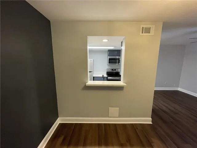 $1,050 | 3126 Edenborn Avenue, Unit 503, Metairie, LA 70002