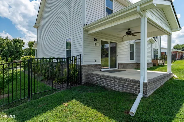 $574,000 | 102 Mountain View Circle, Piney Flats, TN 37686