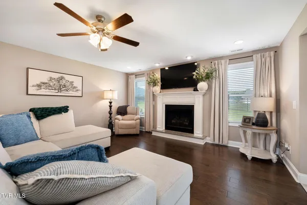 $574,000 | 102 Mountain View Circle, Piney Flats, TN 37686