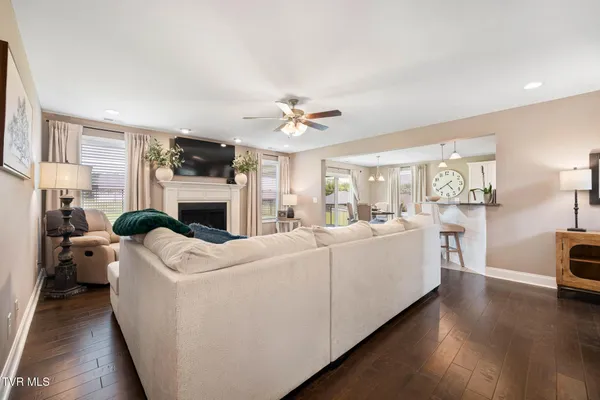 $574,000 | 102 Mountain View Circle, Piney Flats, TN 37686