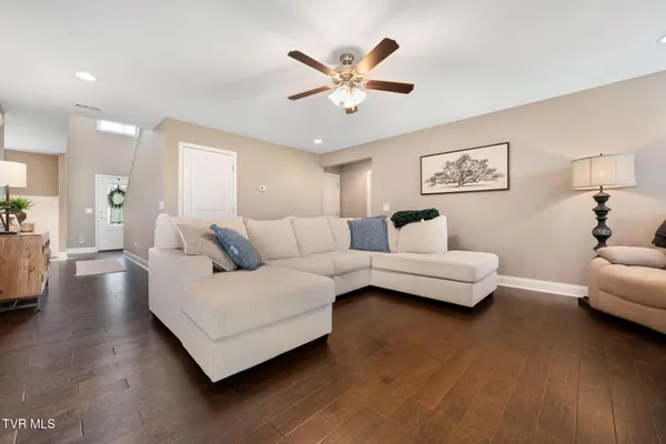 $574,000 | 102 Mountain View Circle, Piney Flats, TN 37686