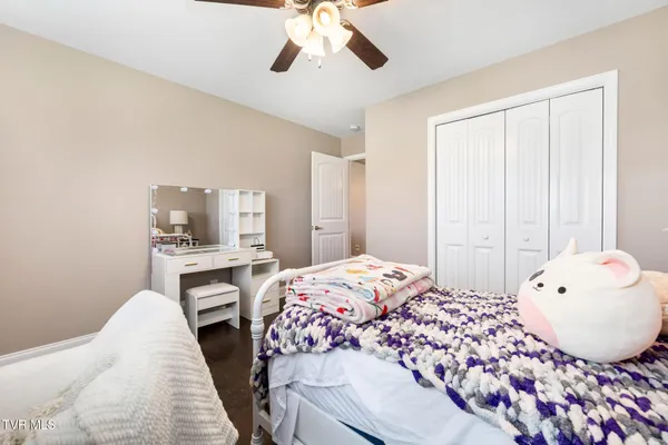 $574,000 | 102 Mountain View Circle, Piney Flats, TN 37686