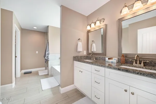 $574,000 | 102 Mountain View Circle, Piney Flats, TN 37686