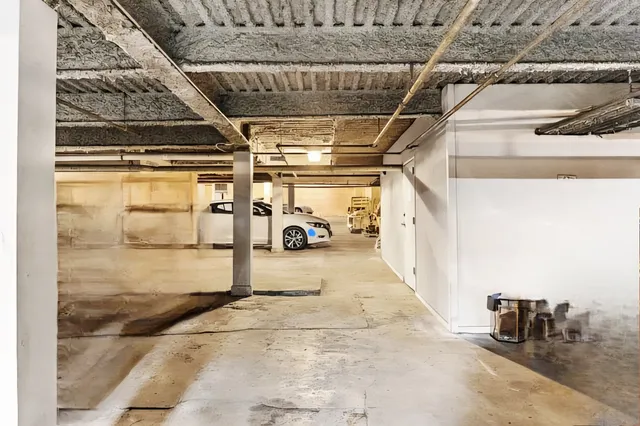 $189,900 | 6337 Roosevelt Road, Unit 103, Berwyn, IL 60402