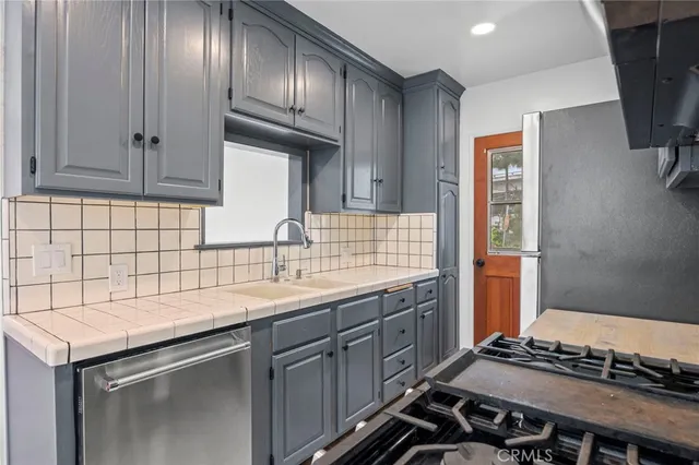 $2,995 | 5183 Inglewood Boulevard, Culver City, CA 90230