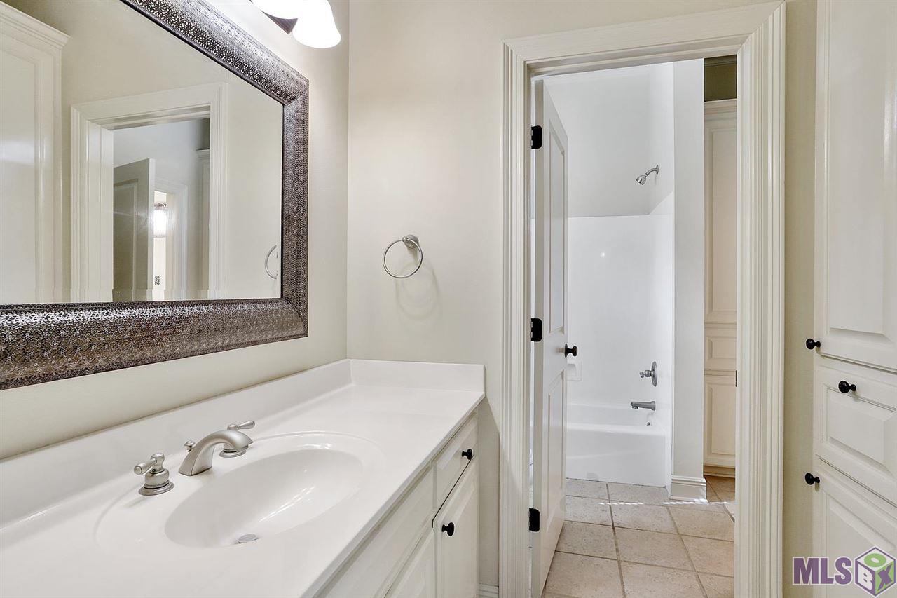10717 Royal Ridge Avenue Baton Rouge, LA 70810 - Photo 16 of 20