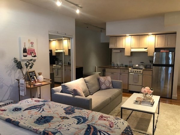 236 Beacon Street, Unit 1A Boston, MA 02116 - Photo 7 of 8