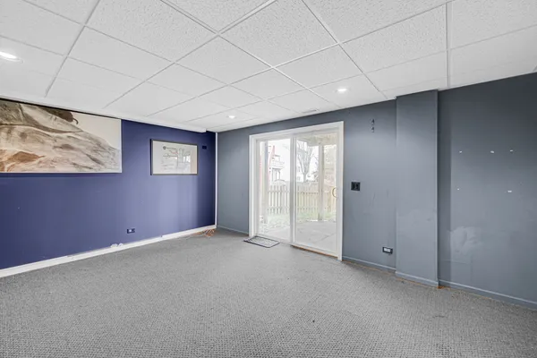 $474,900 | 441 North Crooked Lake Lane, Lindenhurst, IL 60046