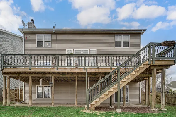 $474,900 | 441 North Crooked Lake Lane, Lindenhurst, IL 60046