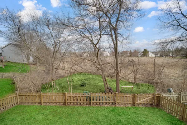 $474,900 | 441 North Crooked Lake Lane, Lindenhurst, IL 60046