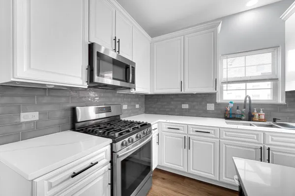 $474,900 | 441 North Crooked Lake Lane, Lindenhurst, IL 60046
